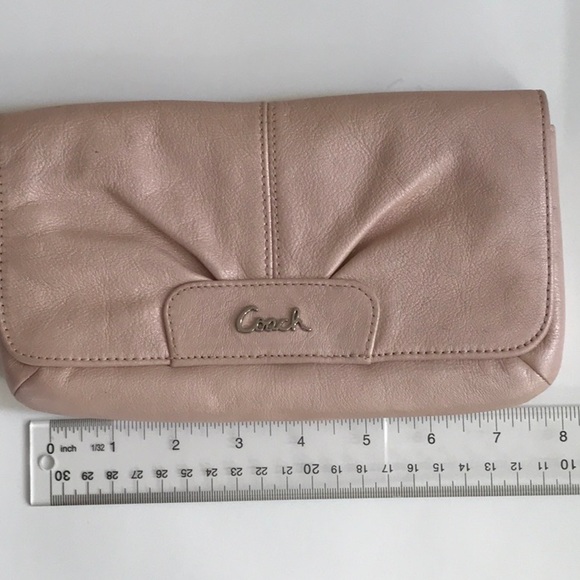 Coach Ashley leather clutch /wristlet💕Host Pick💕 Like new! - Picture 11 of 13